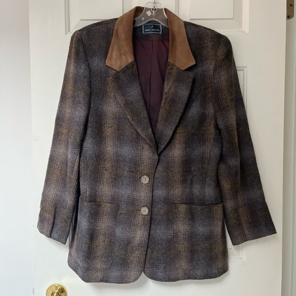 Vintage 90s Daniel Hechter Wool Blazer with Suede Collar 8 - Picture 2 of 16